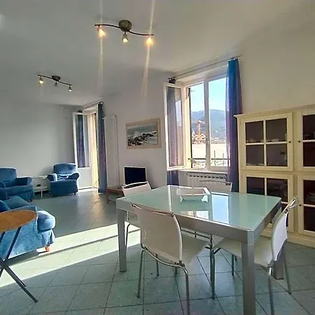 فندق Mistral House 4*
